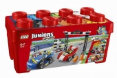 Конструктор LEGO JUNIORS Ралли на гоночных автомобилях